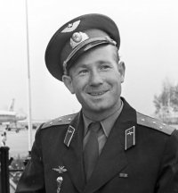 Краткая биография Алексея Леонова