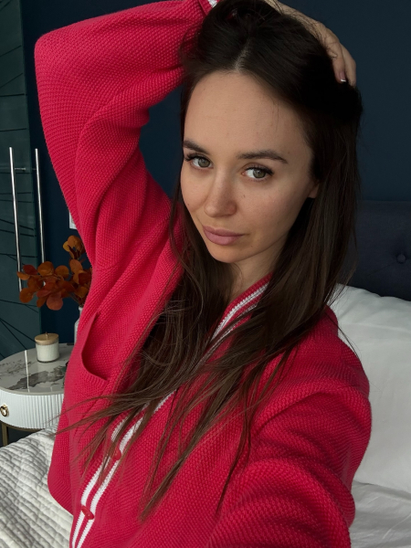 Dasha Cher (Даша Чер): биография &laquo;девушки с большими мозгами&raquo;, которая превратила код, маски и мечты в миллионную аудиторию